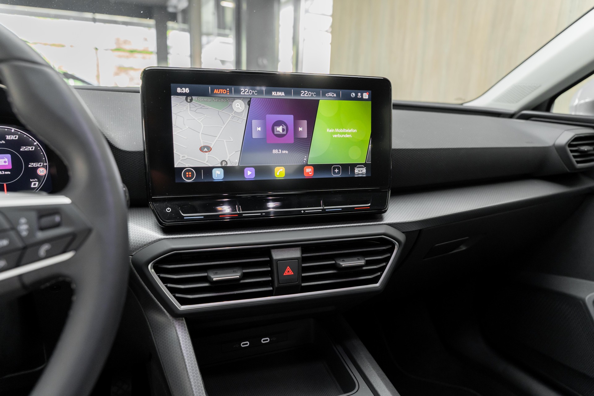 SEAT Leon 1.0 eTSI mHEV Style-image-10