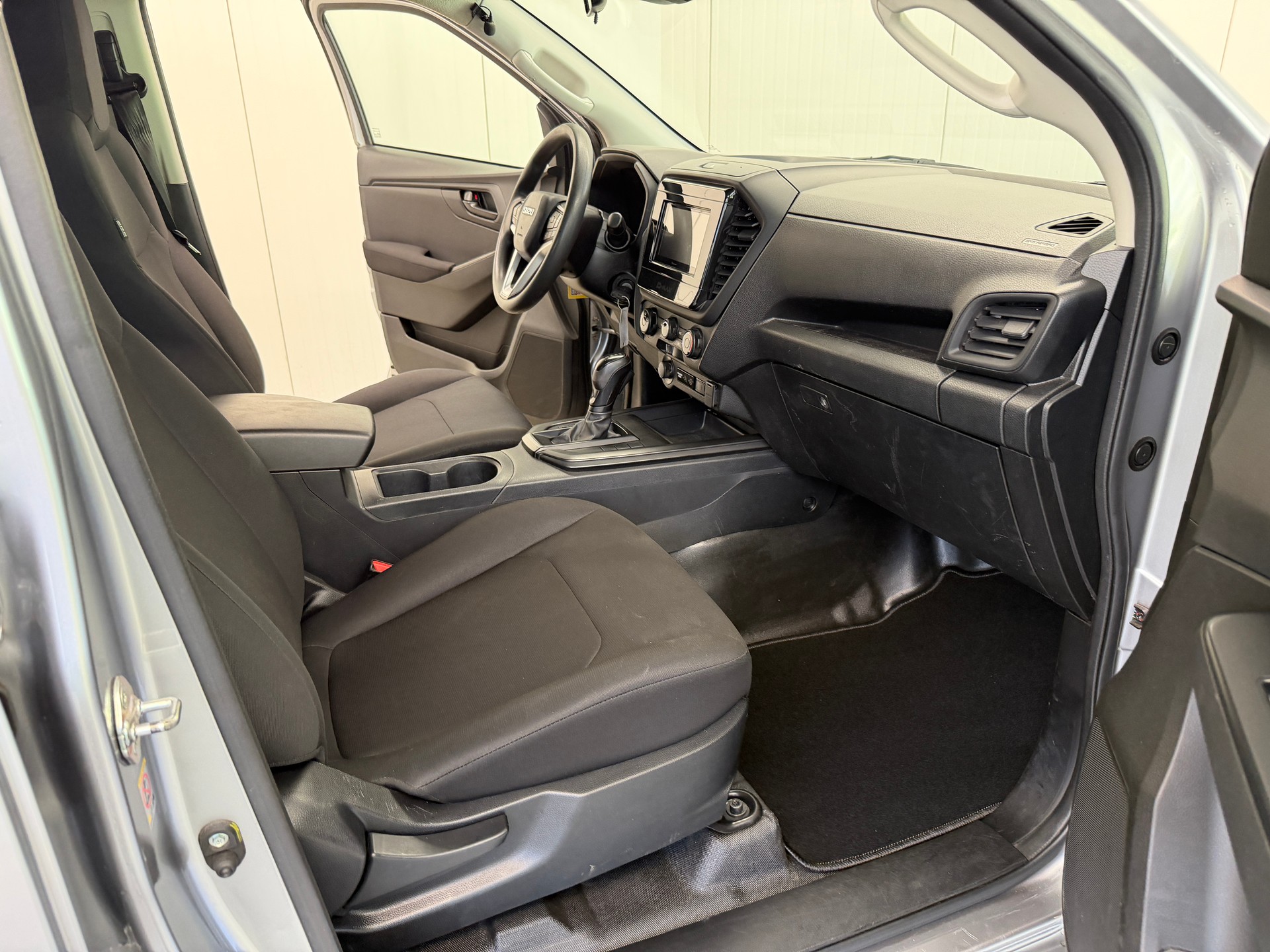 ISUZU D-MAX 1.9 CrewCab N60F 4x4 AT-image-16
