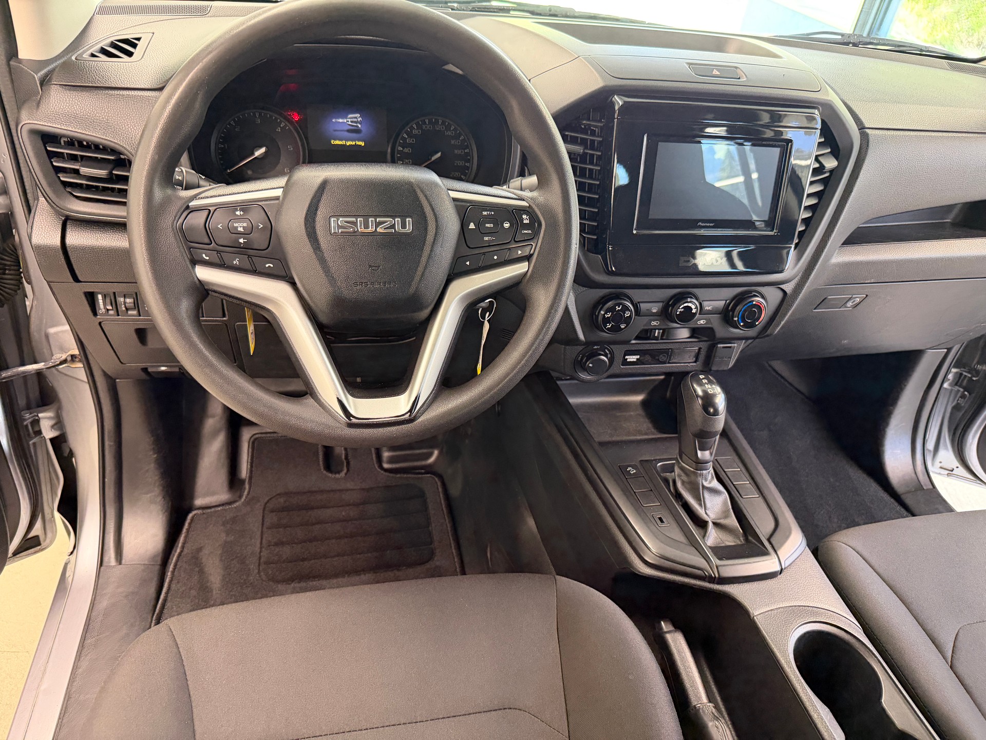 ISUZU D-MAX 1.9 CrewCab N60F 4x4 AT-image-19