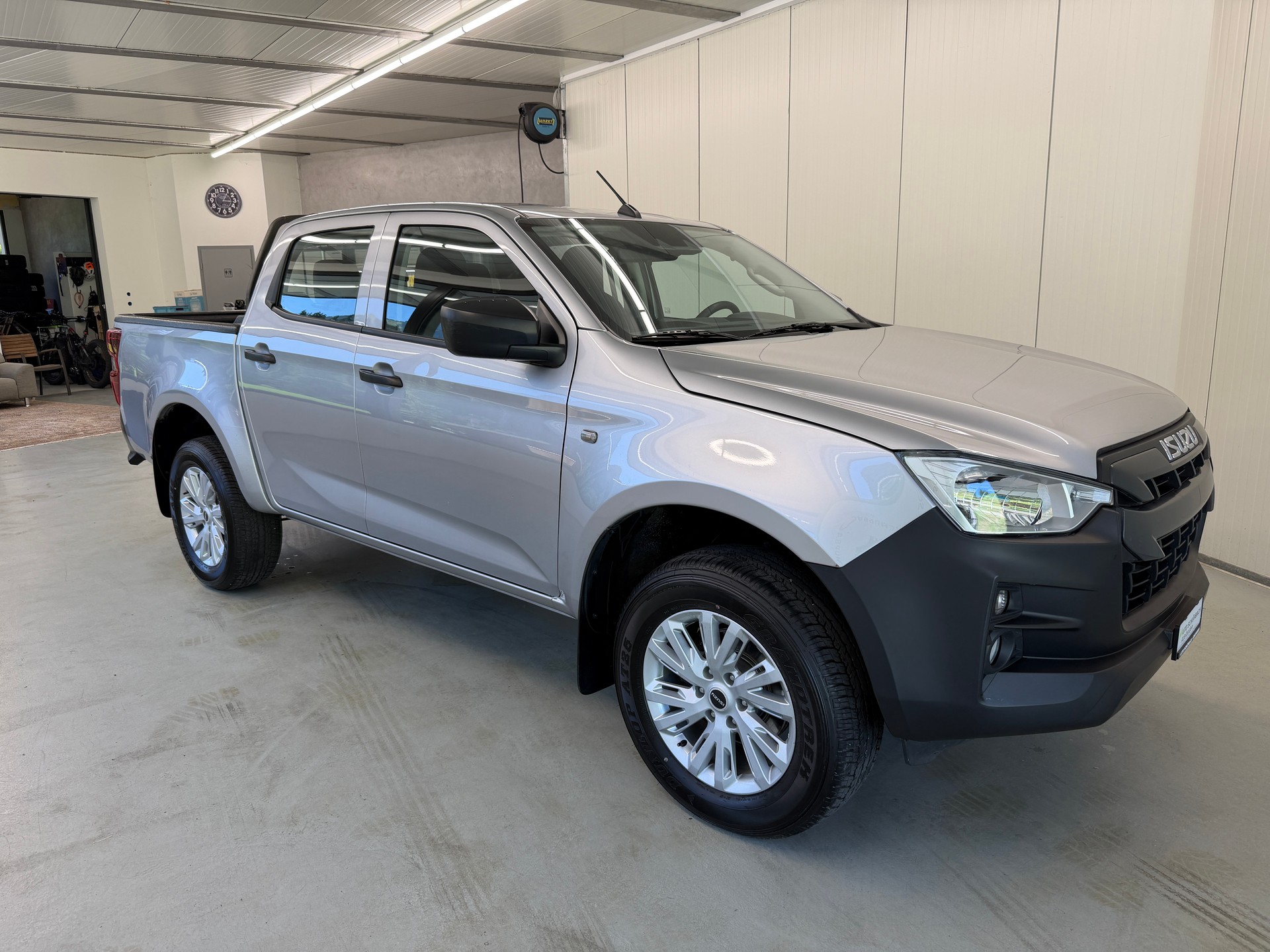 ISUZU D-MAX 1.9 CrewCab N60F 4x4 AT-showroom-element-1