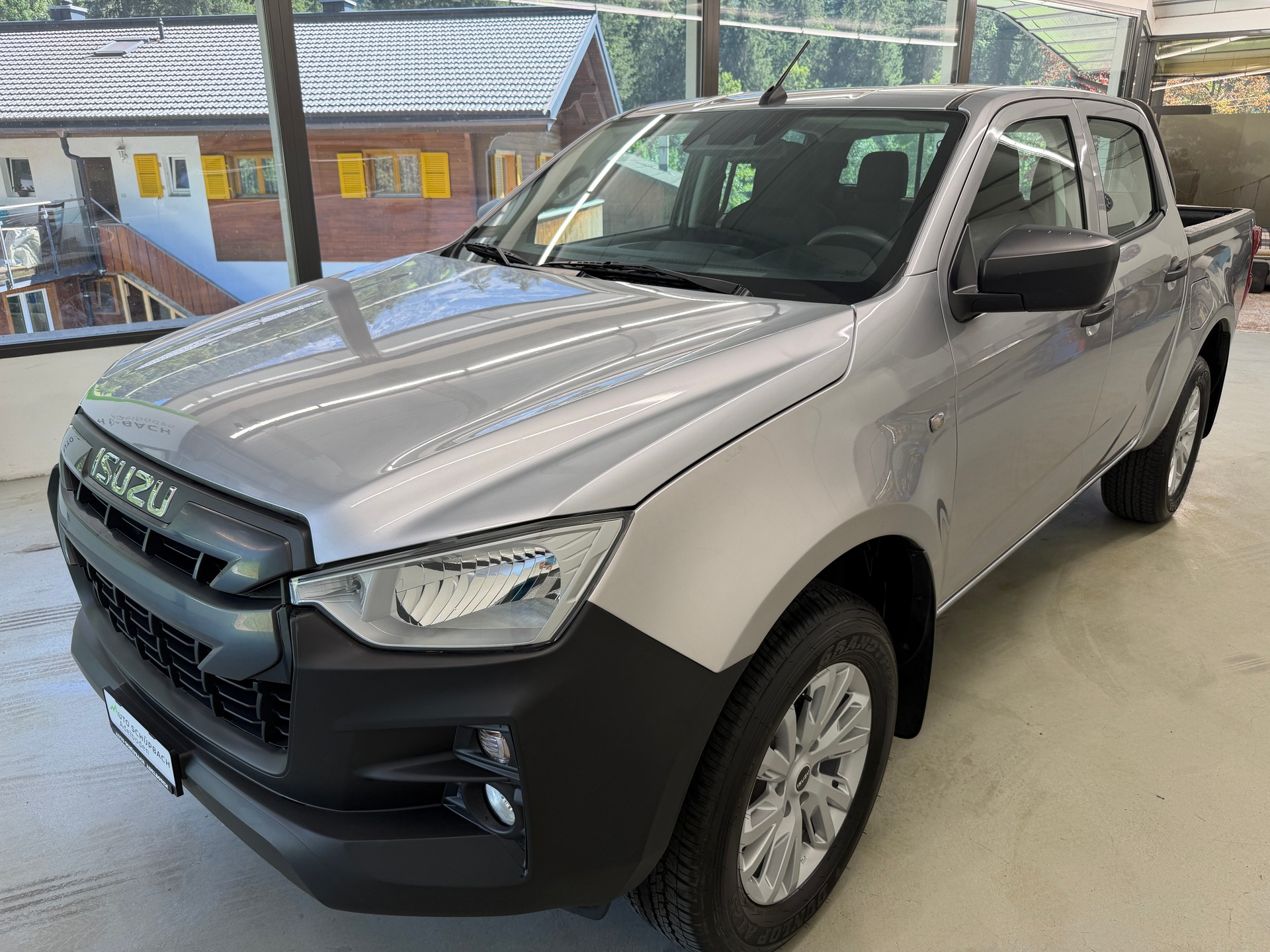 ISUZU D-MAX 1.9 CrewCab N60F 4x4 AT-image-8