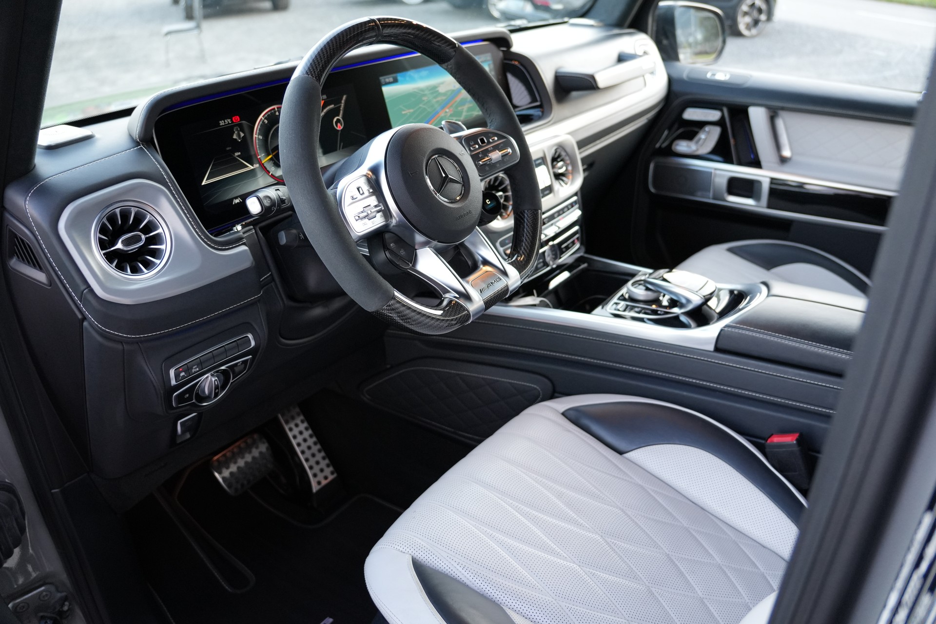 MERCEDES-BENZ G 63 AMG Speedshift Plus G-Tronic G-MANUFAKTUR-image-16