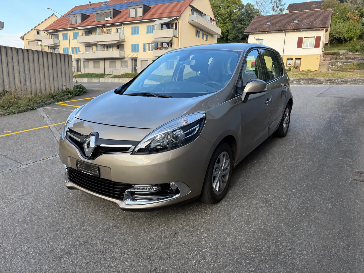 RENAULT Scénic 1.5 dCi Dynamique EDC-showroom-element-1