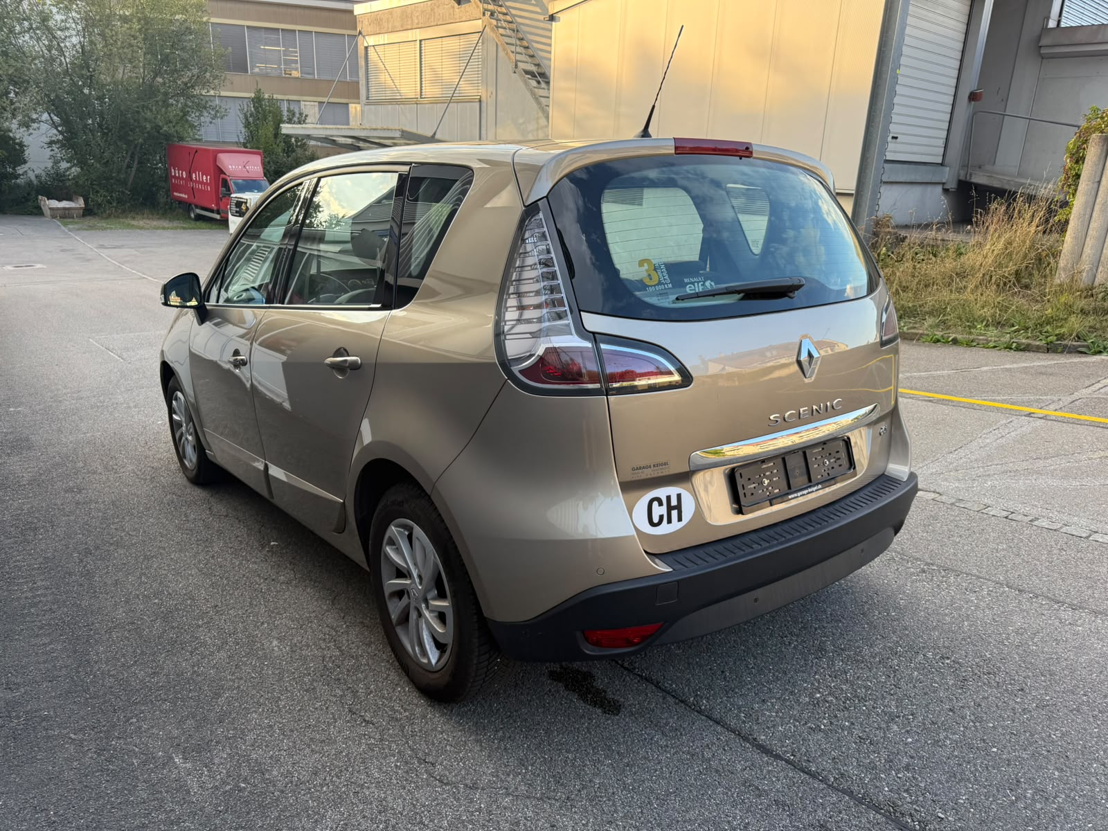 RENAULT Scénic 1.5 dCi Dynamique EDC-showroom-element-3