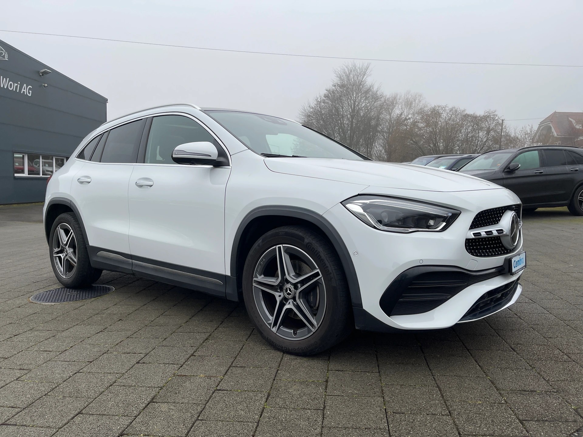 MERCEDES-BENZ GLA 220d 4Matic AMG Line 8G-DCT-image-4