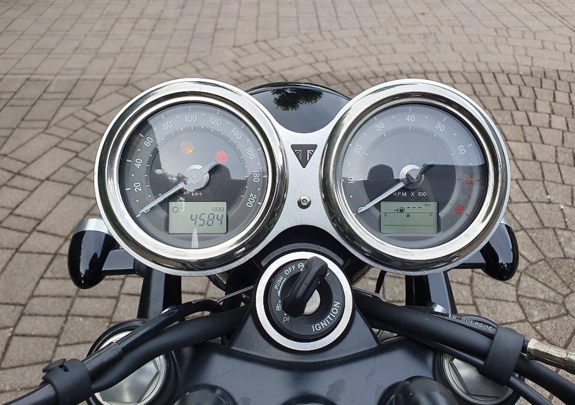 TRIUMPH Bonneville 900 T 100 Black ABS-image-2