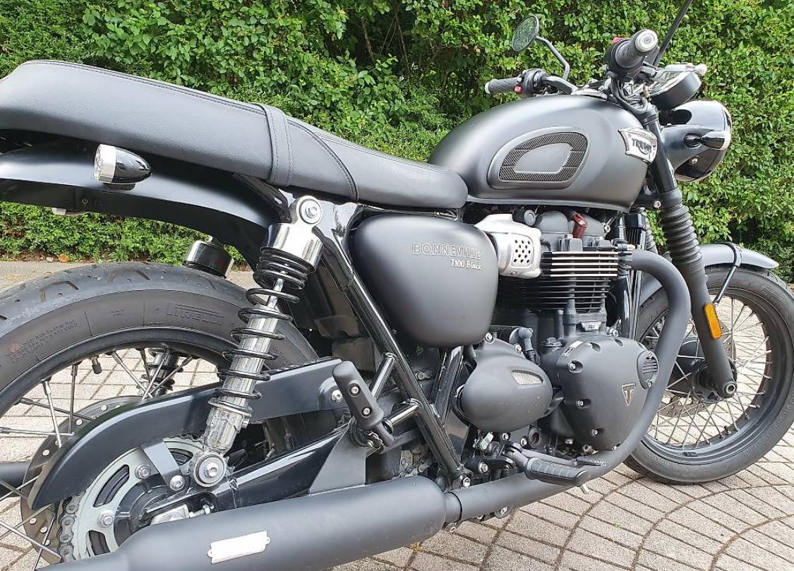 TRIUMPH Bonneville 900 T 100 Black ABS-image-3