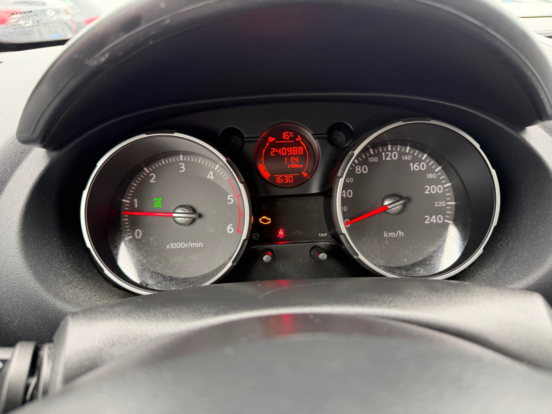 NISSAN Qashqai +2 2.0 dCi 4WD acenta-image-6