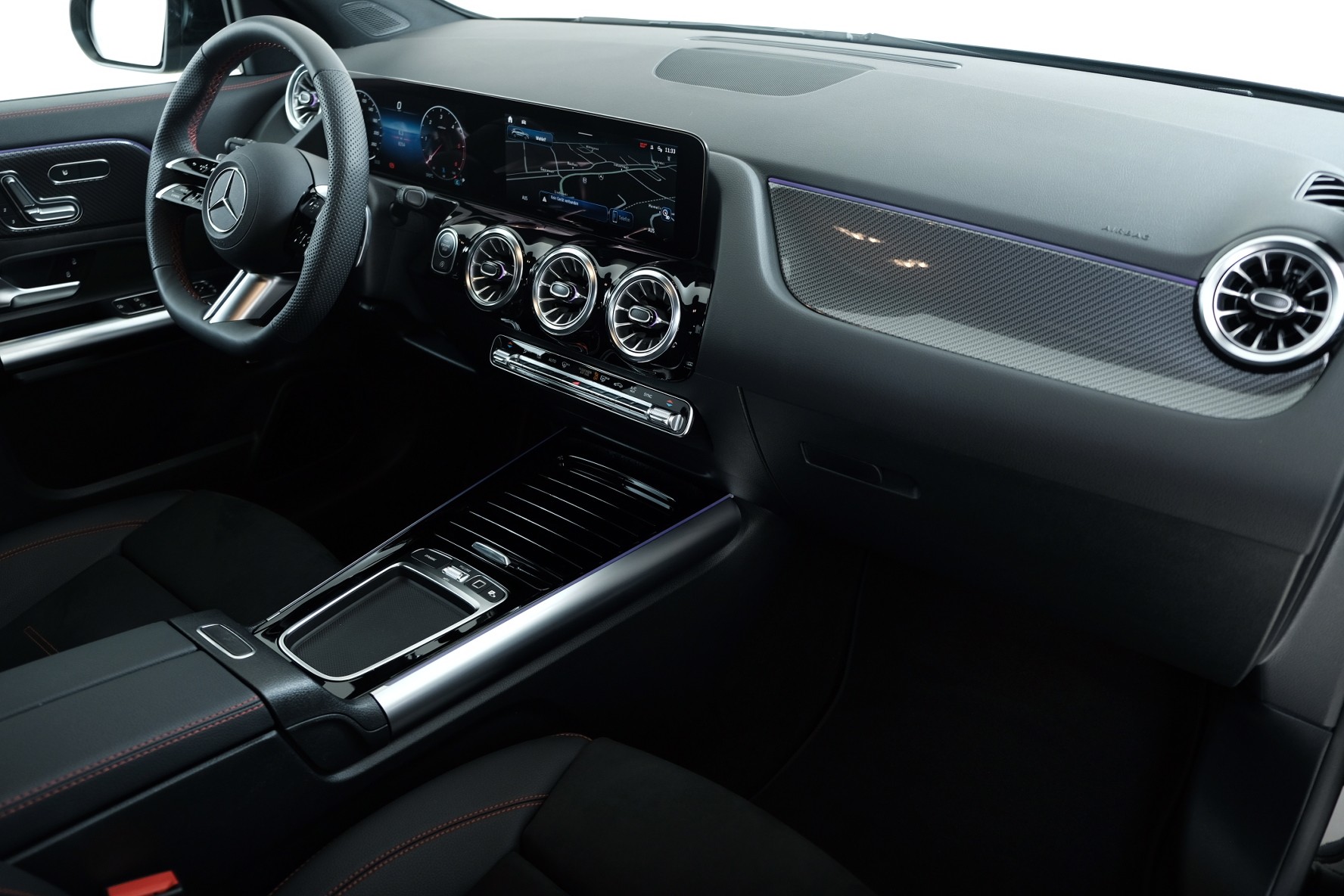 MERCEDES-BENZ GLA 220 d AMG Line 4matic H247-image-5