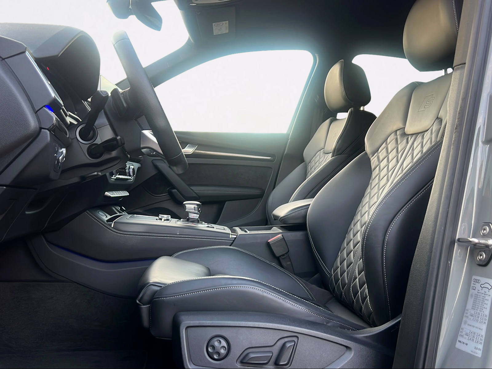 AUDI Q5 2.0 TFSI sport quattro S-tronic-image-8