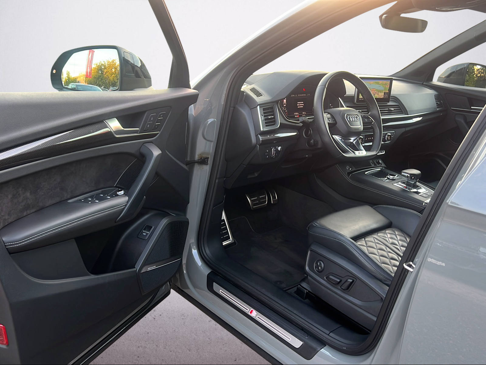 AUDI Q5 2.0 TFSI sport quattro S-tronic-image-9