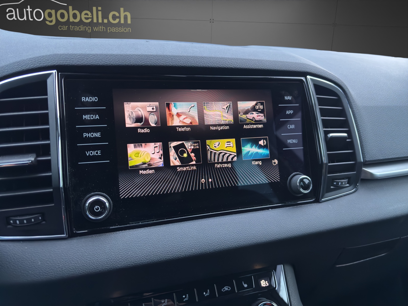 SKODA Karoq 2.0 TDI CR Ambition 4x4 DSG-image-8