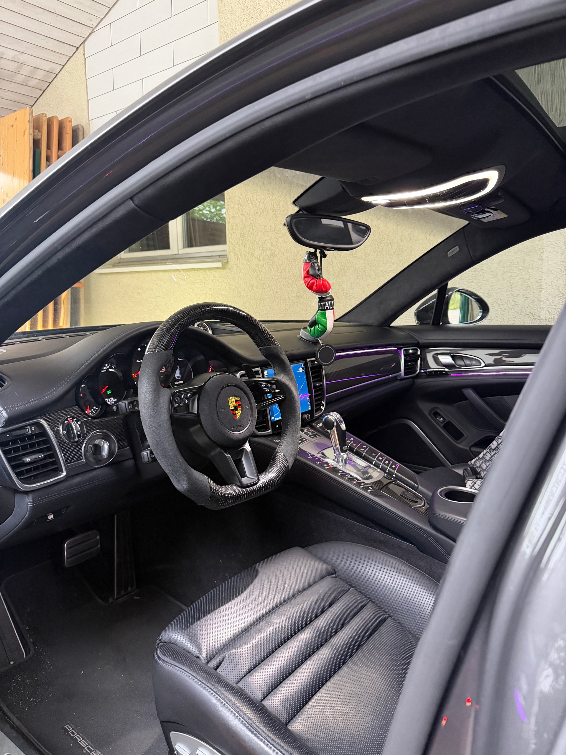 PORSCHE 4.8 V8 Turbo S PDK-image-2