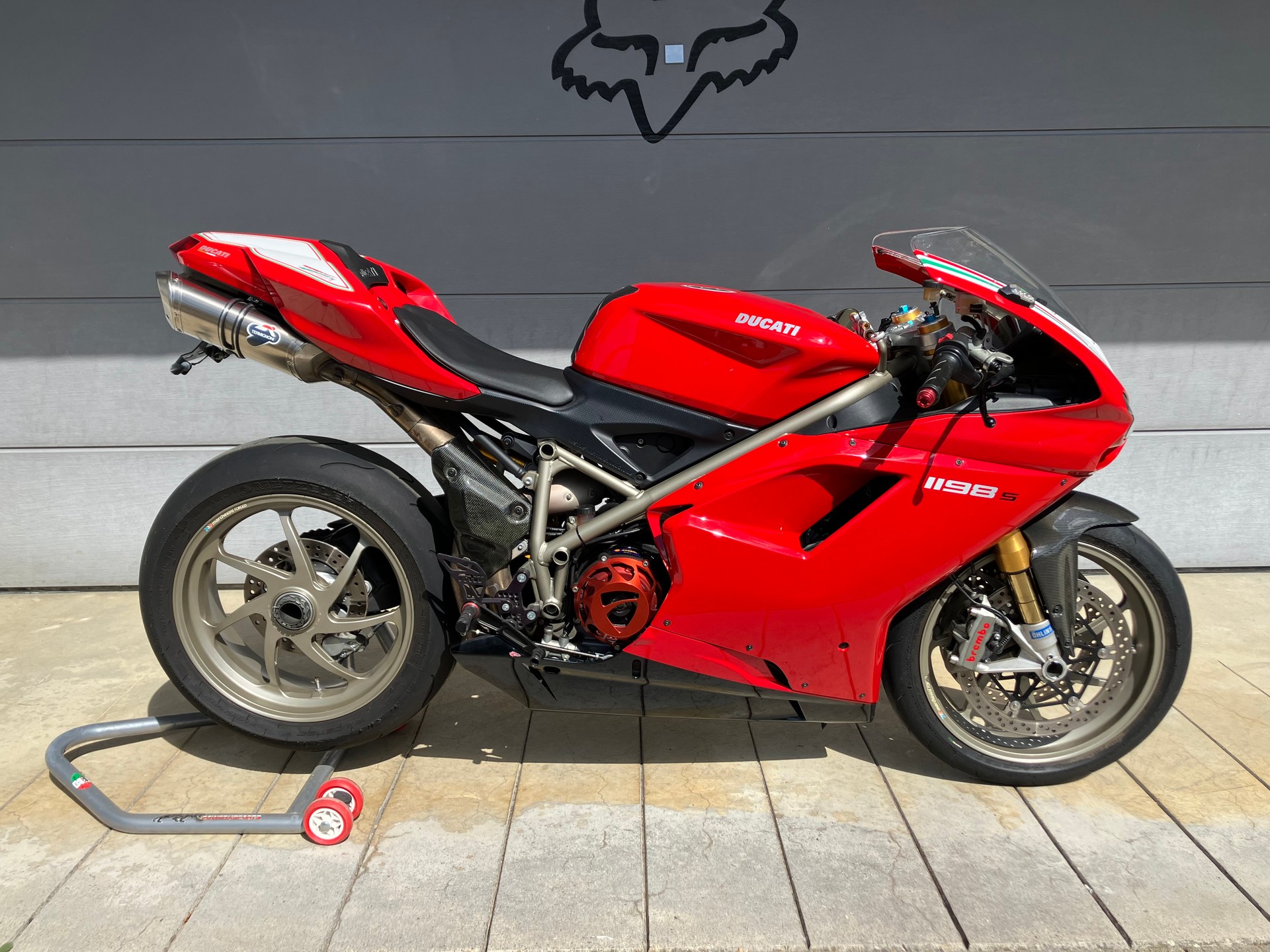 DUCATI 1198 S-image-0