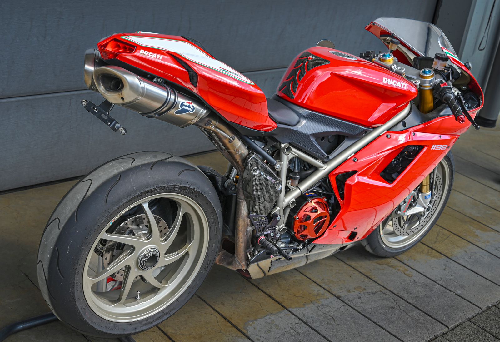 DUCATI 1198 S-image-1