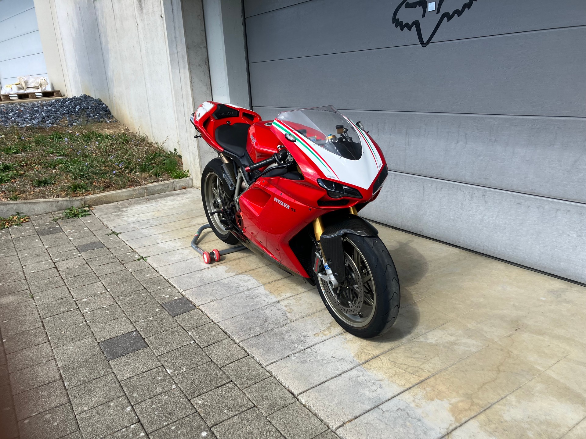 DUCATI 1198 S-image-2