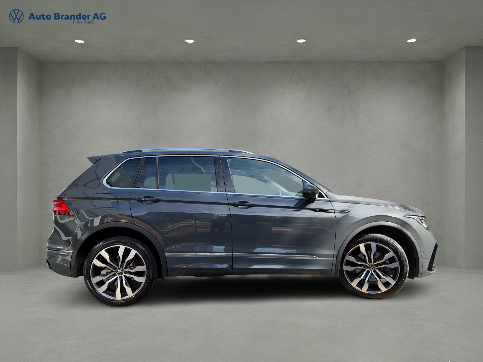 VW Tiguan 2.0TSI R-Line 4Motion DSG-image-4