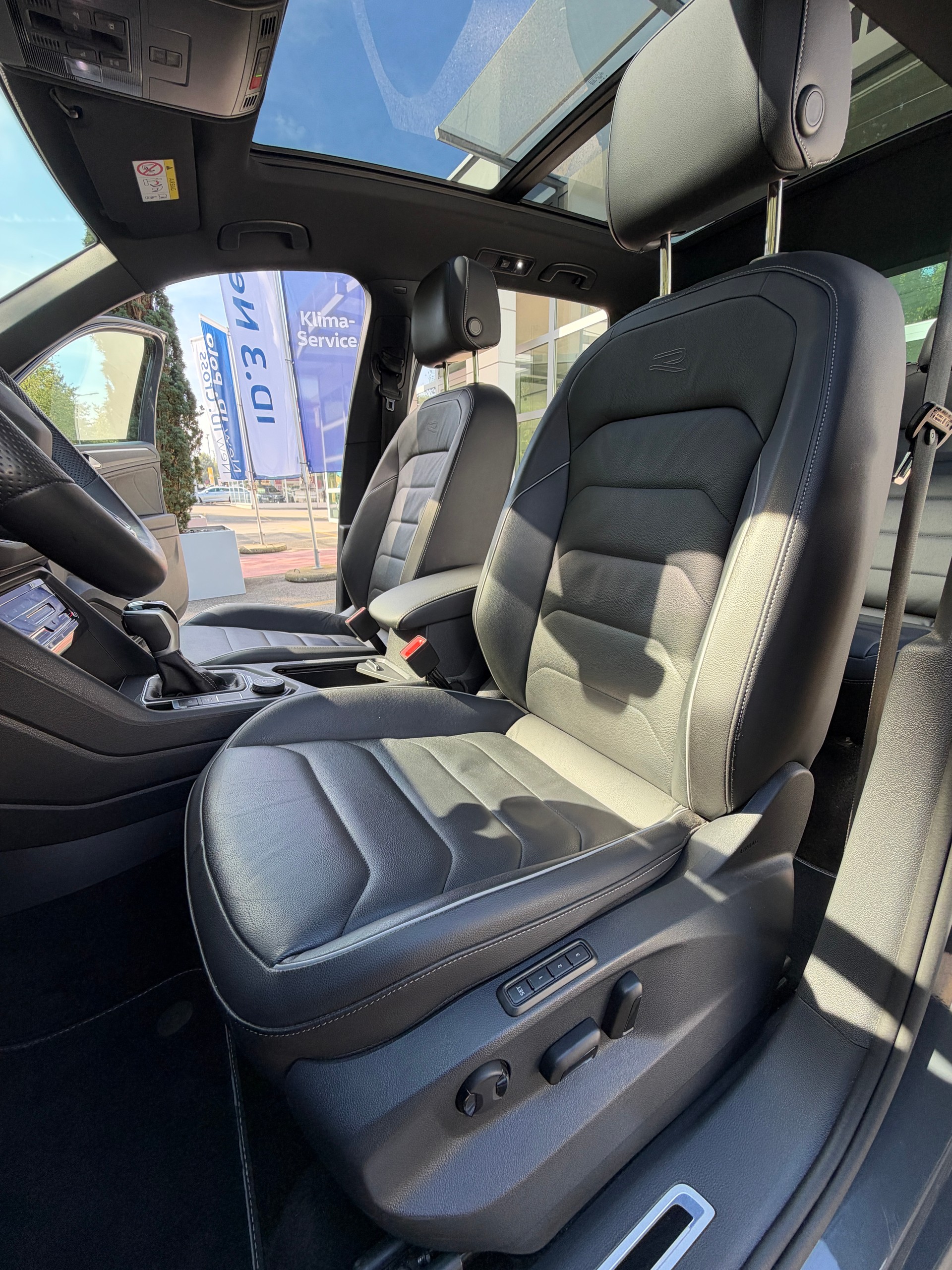 VW Tiguan 2.0TSI R-Line 4Motion DSG-image-9