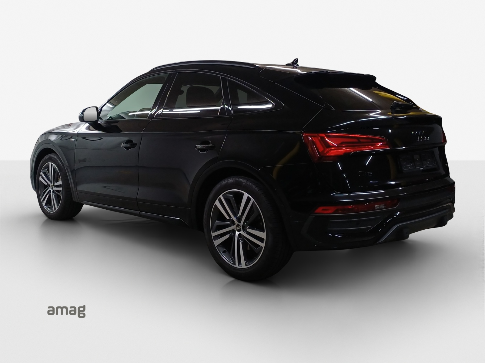 AUDI Q5 Sportback 40 TDI Blackedition quattro S-tronic-showroom-element-2