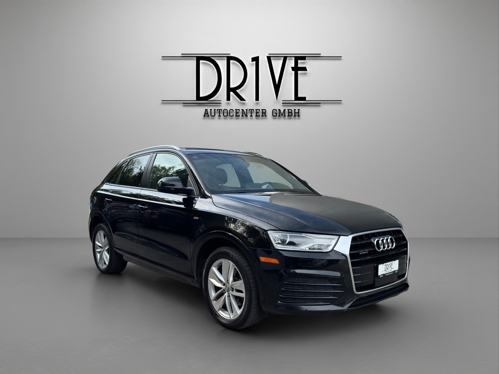 AUDI Q3 2.0 TFSI quattro S-tronic *S-Line*Panorama-Schiebedach + Rückfahrkamera*-showroom-element-2