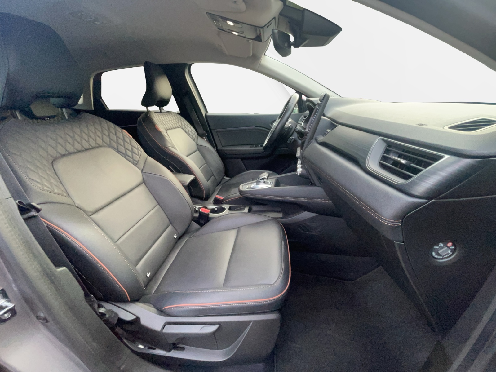 RENAULT Captur 1.3 TCe 140 Initiale EDC-image-17