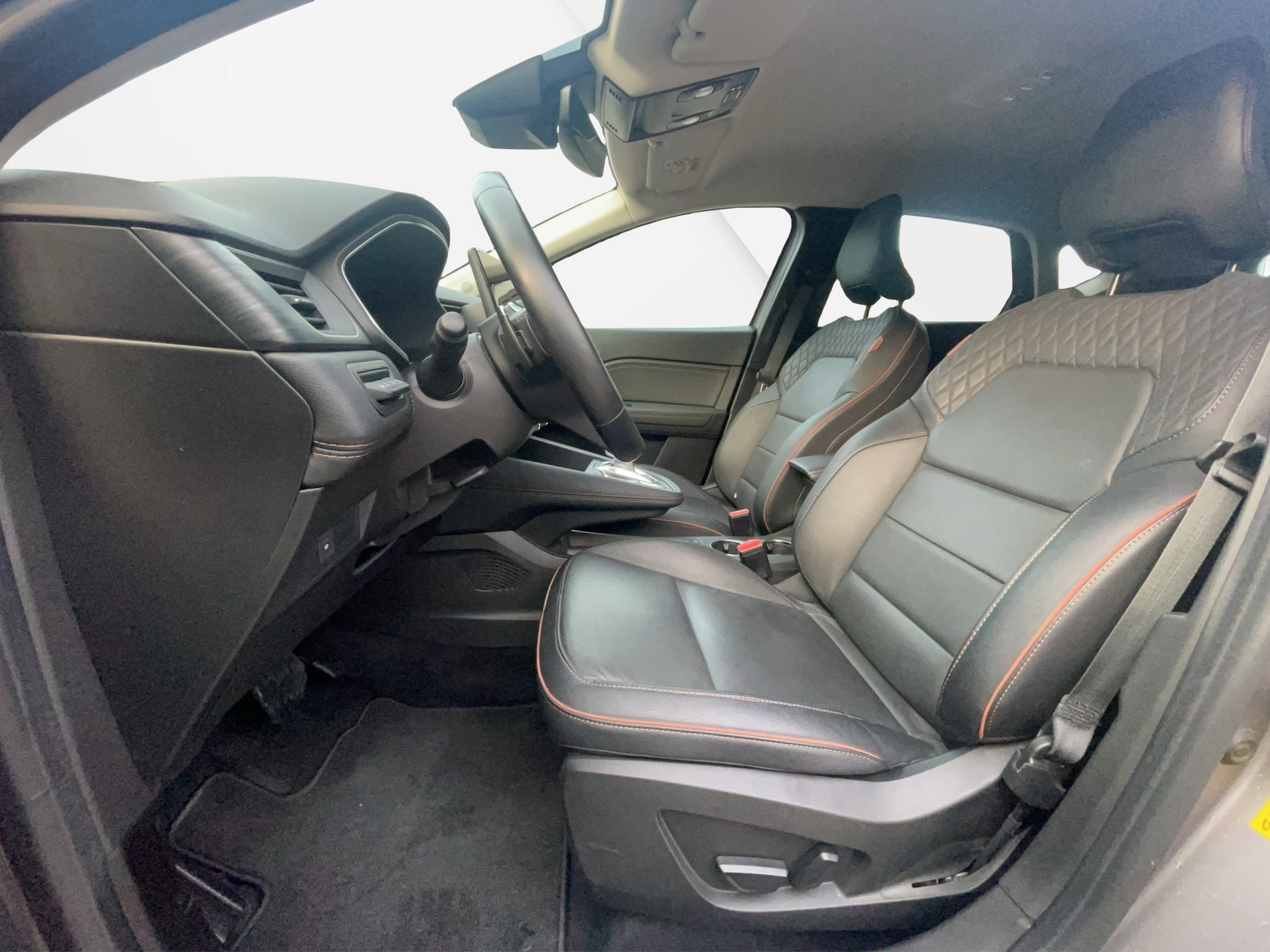 RENAULT Captur 1.3 TCe 140 Initiale EDC-image-9