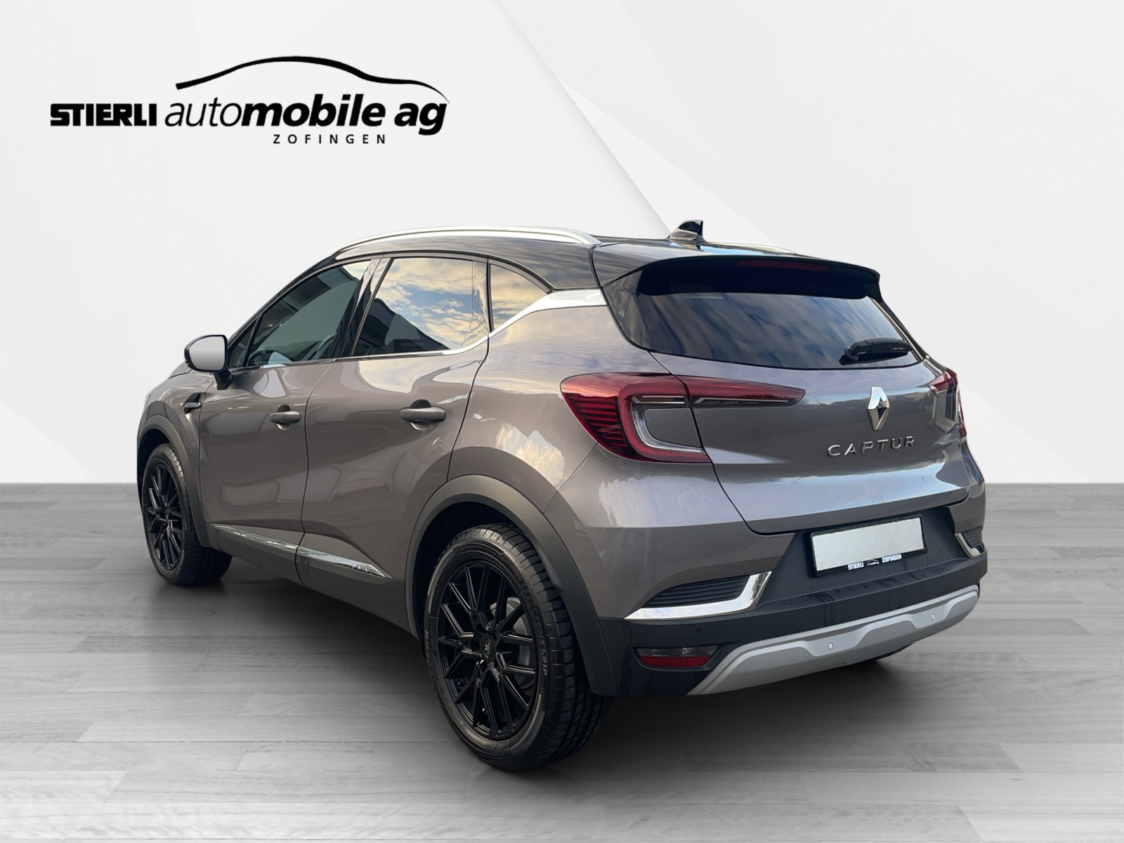 RENAULT Captur 1.3 TCe 140 Initiale EDC-image-6