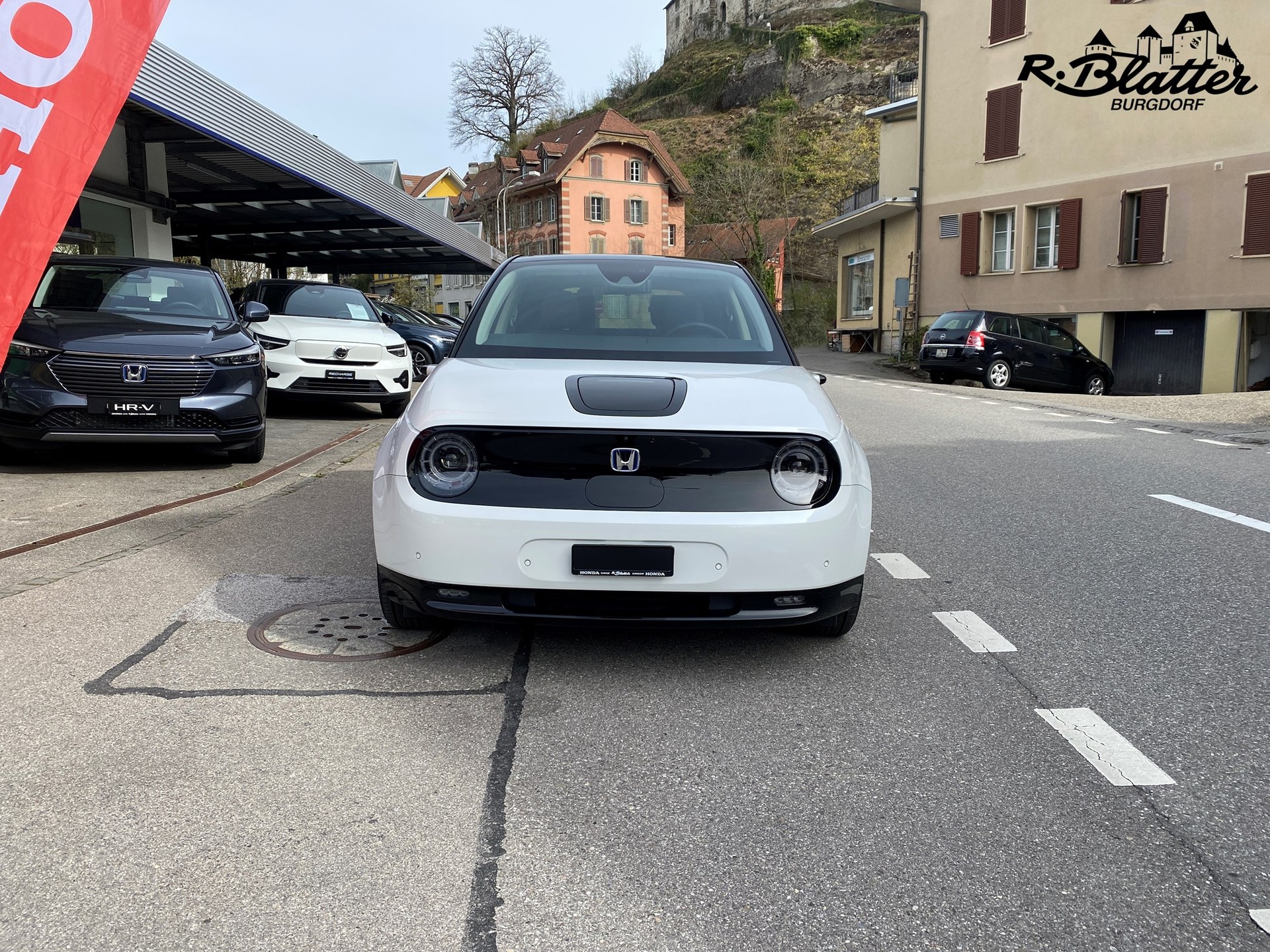 HONDA e Advance-showroom-element-1