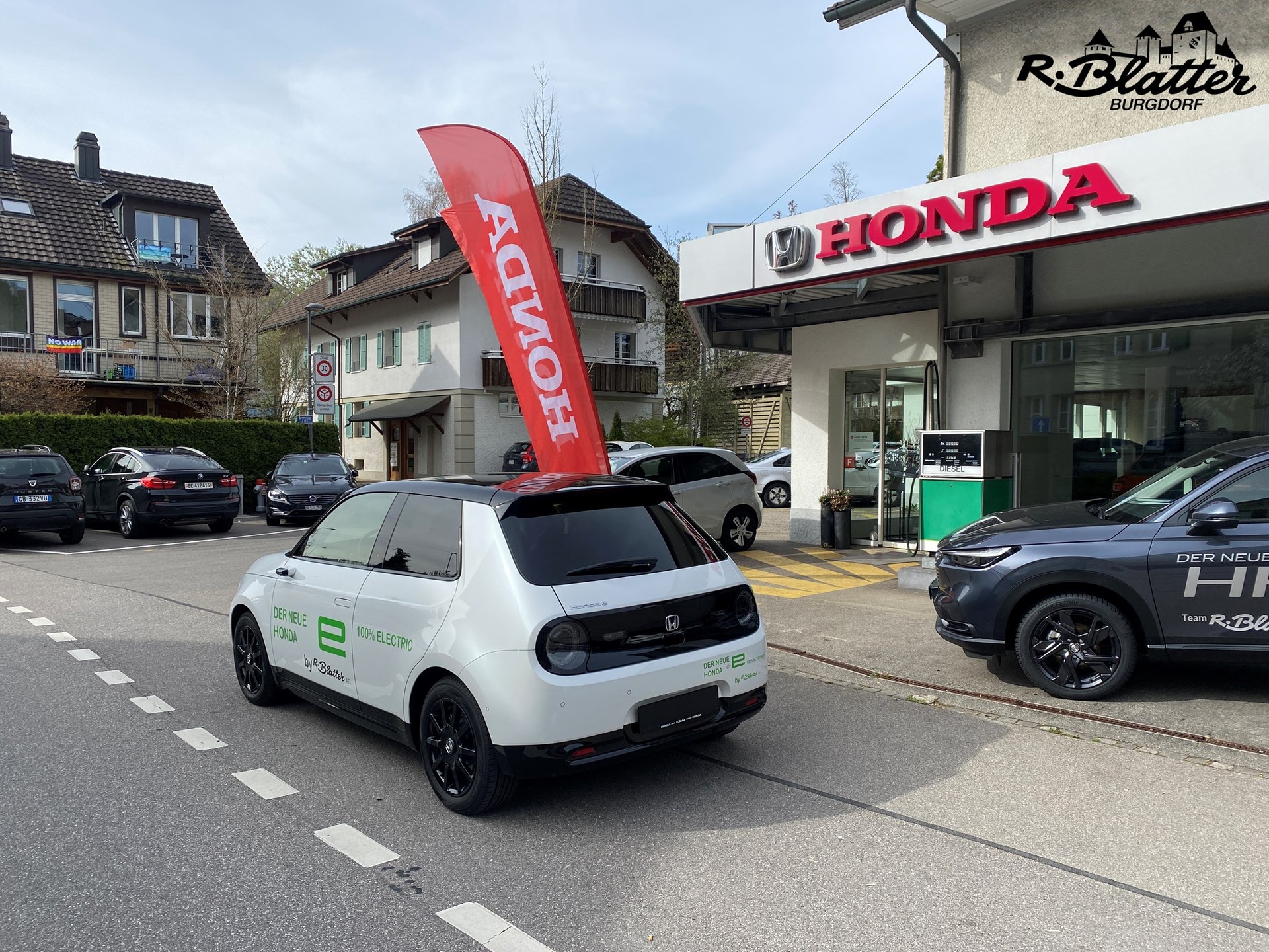 HONDA e Advance-showroom-element-3