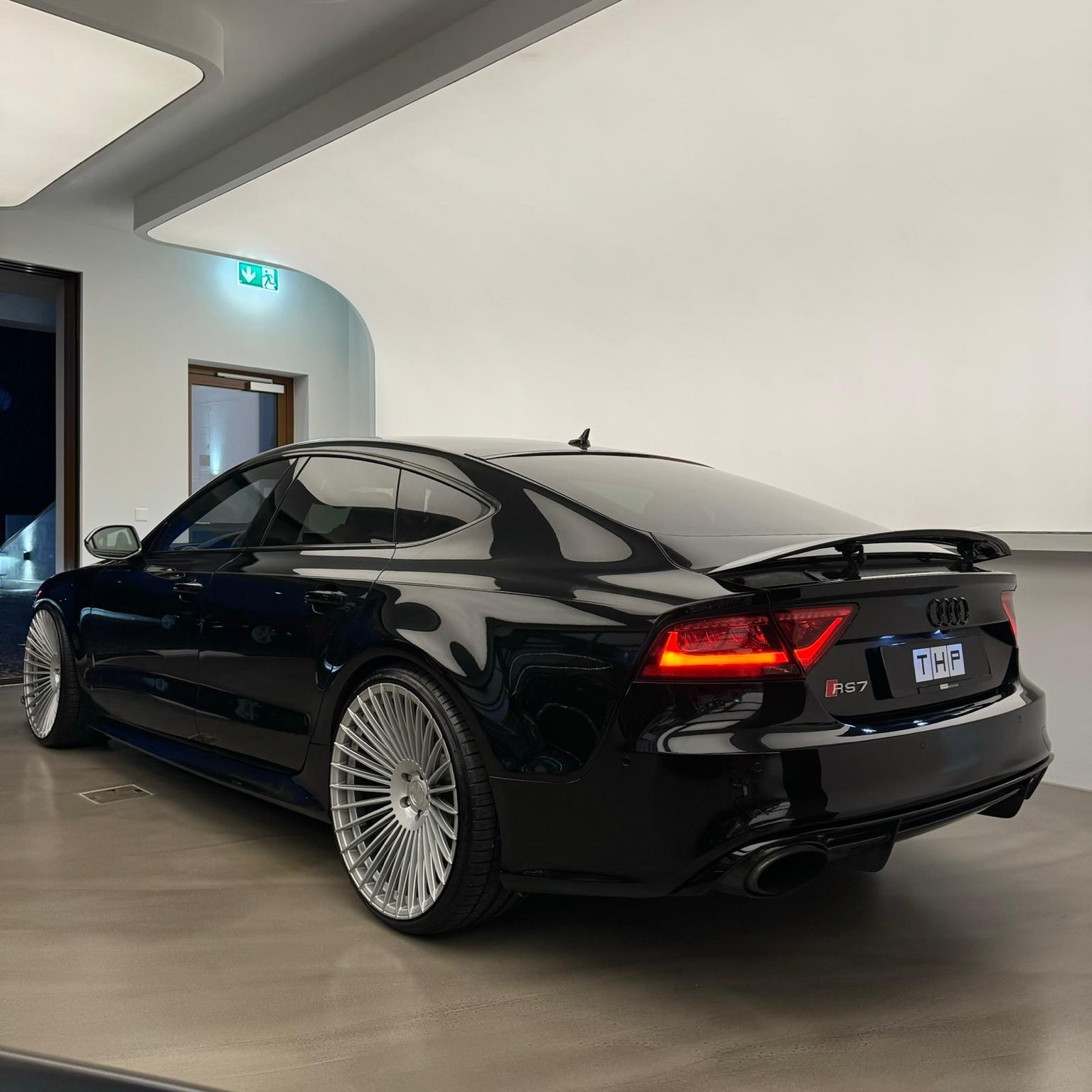 AUDI RS7 Sportback 4.0 TFSI V8 quattro S-tronic-showroom-element-3