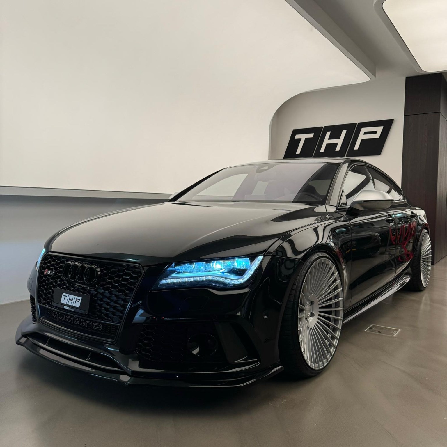 AUDI RS7 Sportback 4.0 TFSI V8 quattro S-tronic-showroom-element-1