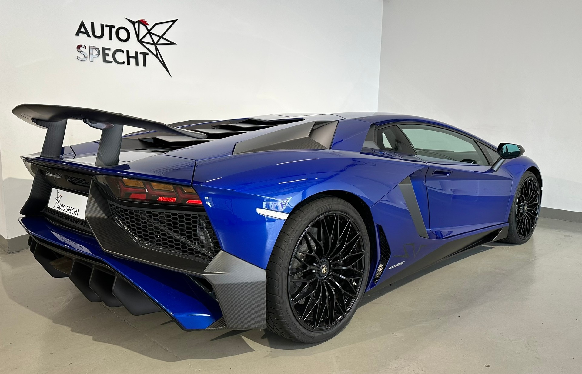 LAMBORGHINI Aventador LP750-4 Superveloce Coupé E-Gear-image-7