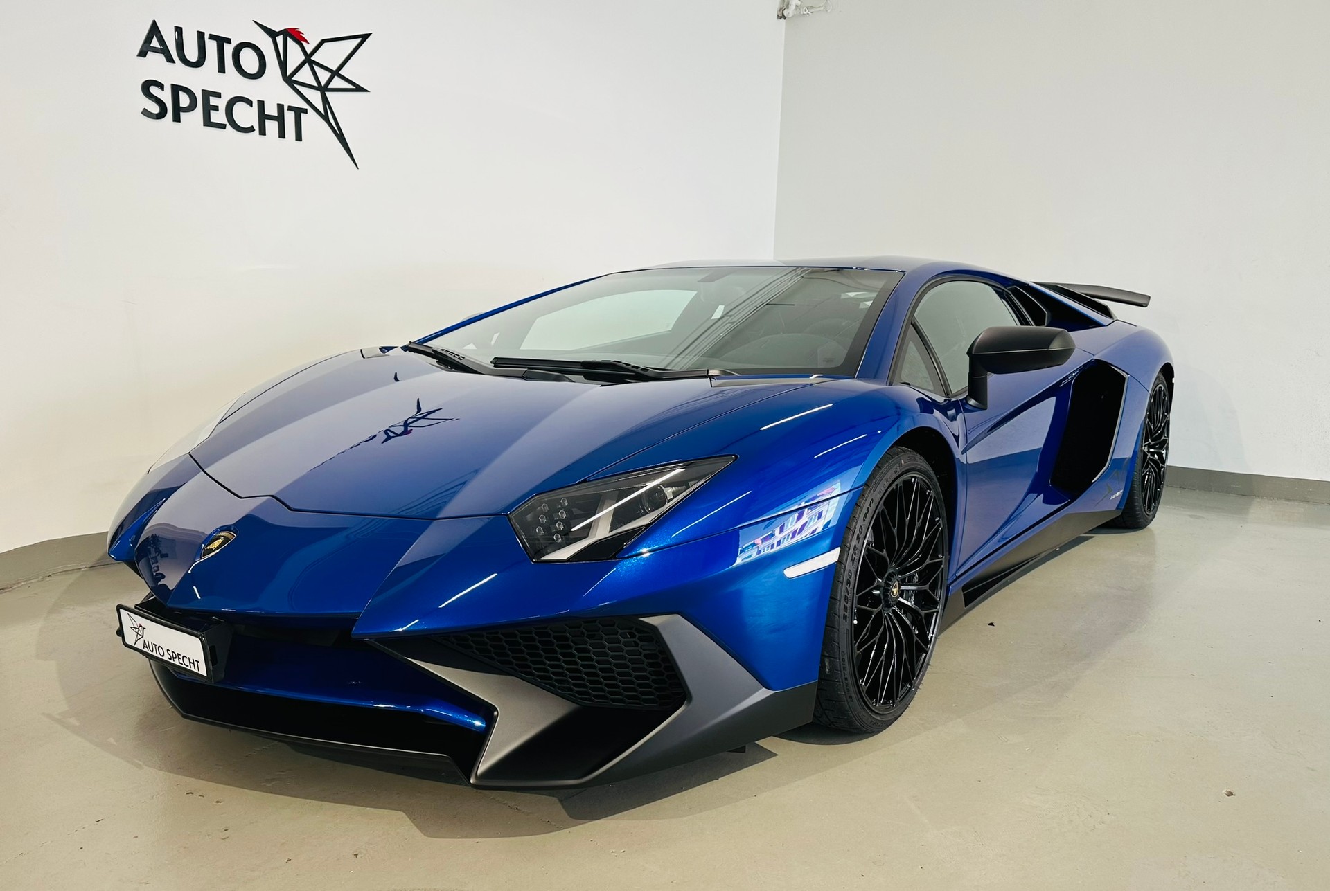 LAMBORGHINI Aventador LP750-4 Superveloce Coupé E-Gear-showroom-element-1