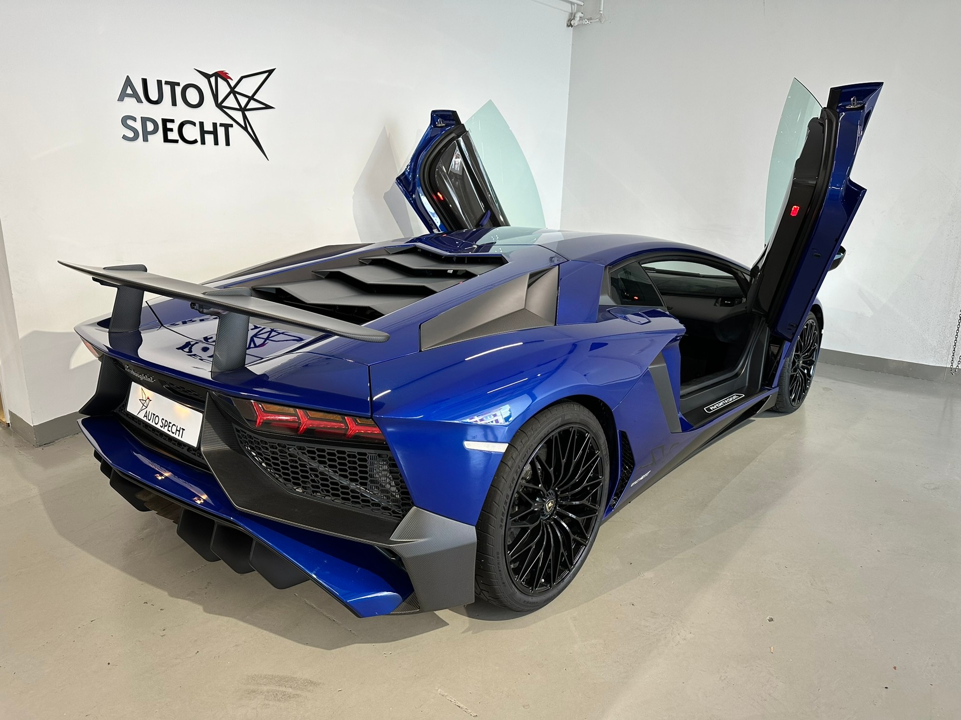 LAMBORGHINI Aventador LP750-4 Superveloce Coupé E-Gear-image-9