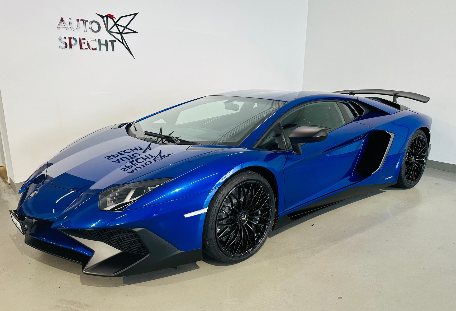 LAMBORGHINI Aventador LP750-4 Superveloce Coupé E-Gear-showroom-element-2