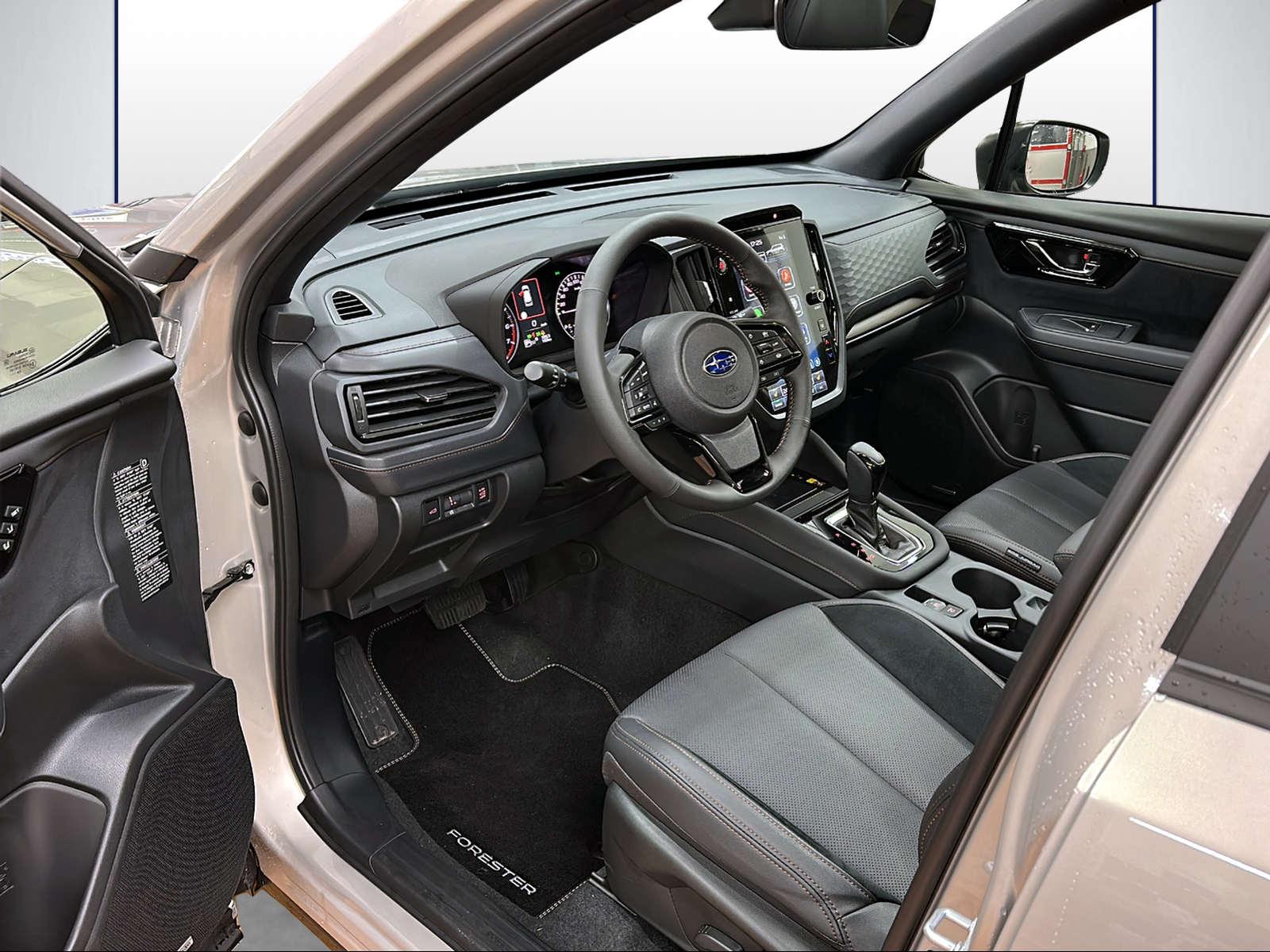 SUBARU Forester Station 2.0i e-Boxer Luxury-image-11