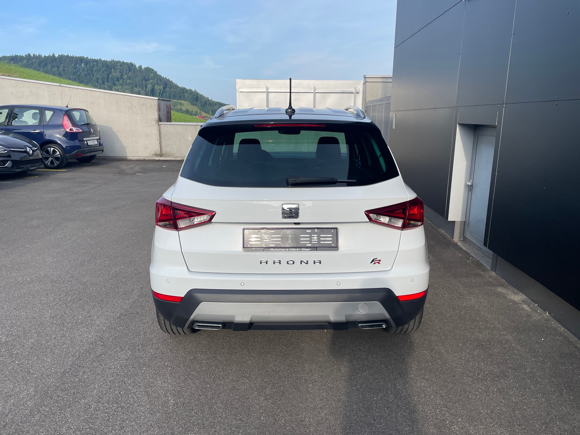 SEAT Arona 1.5 Eco TSI Hola FR DSG-image-4