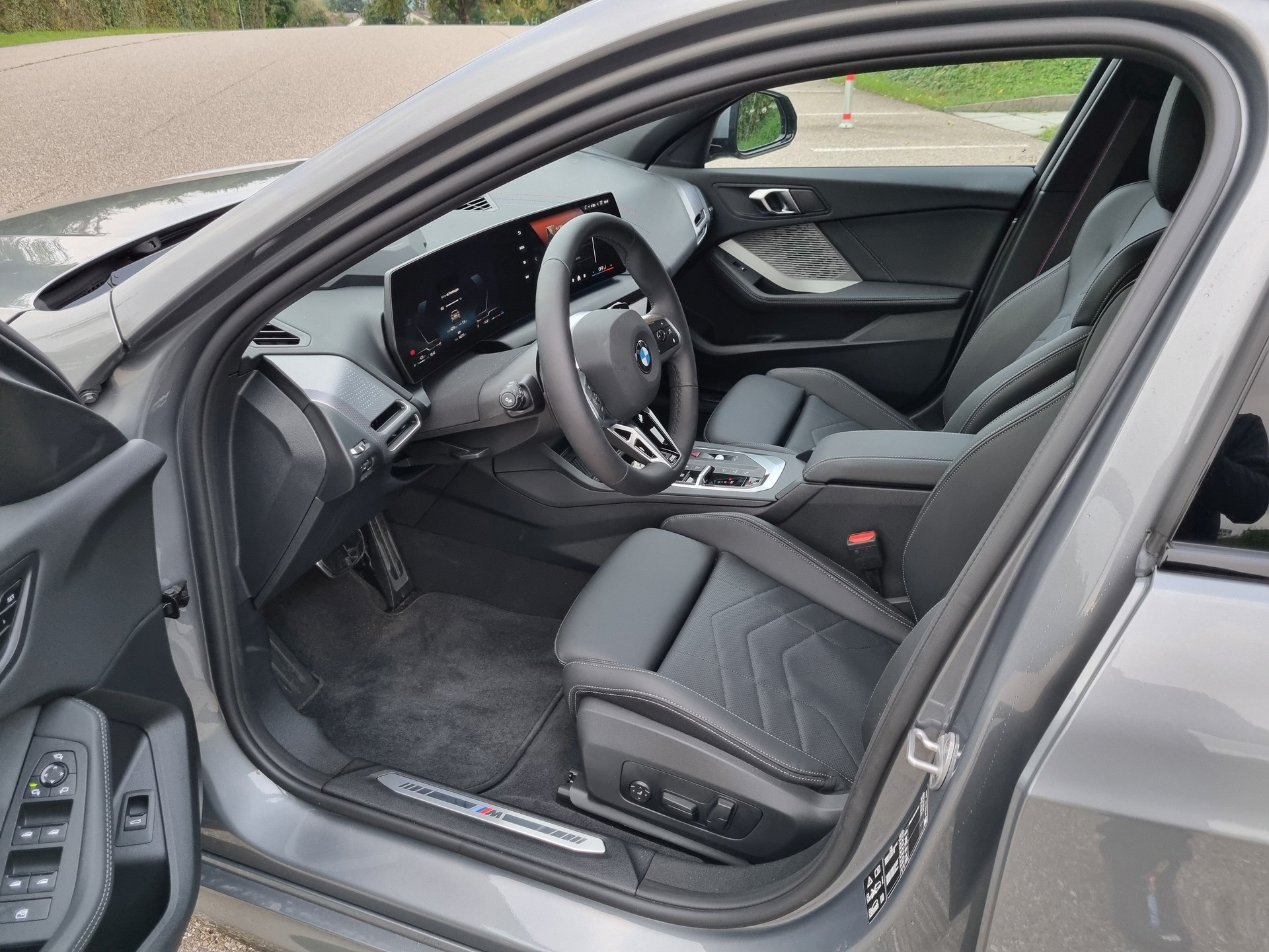 BMW 123 xDrive M Sport Pro Steptronic-image-6