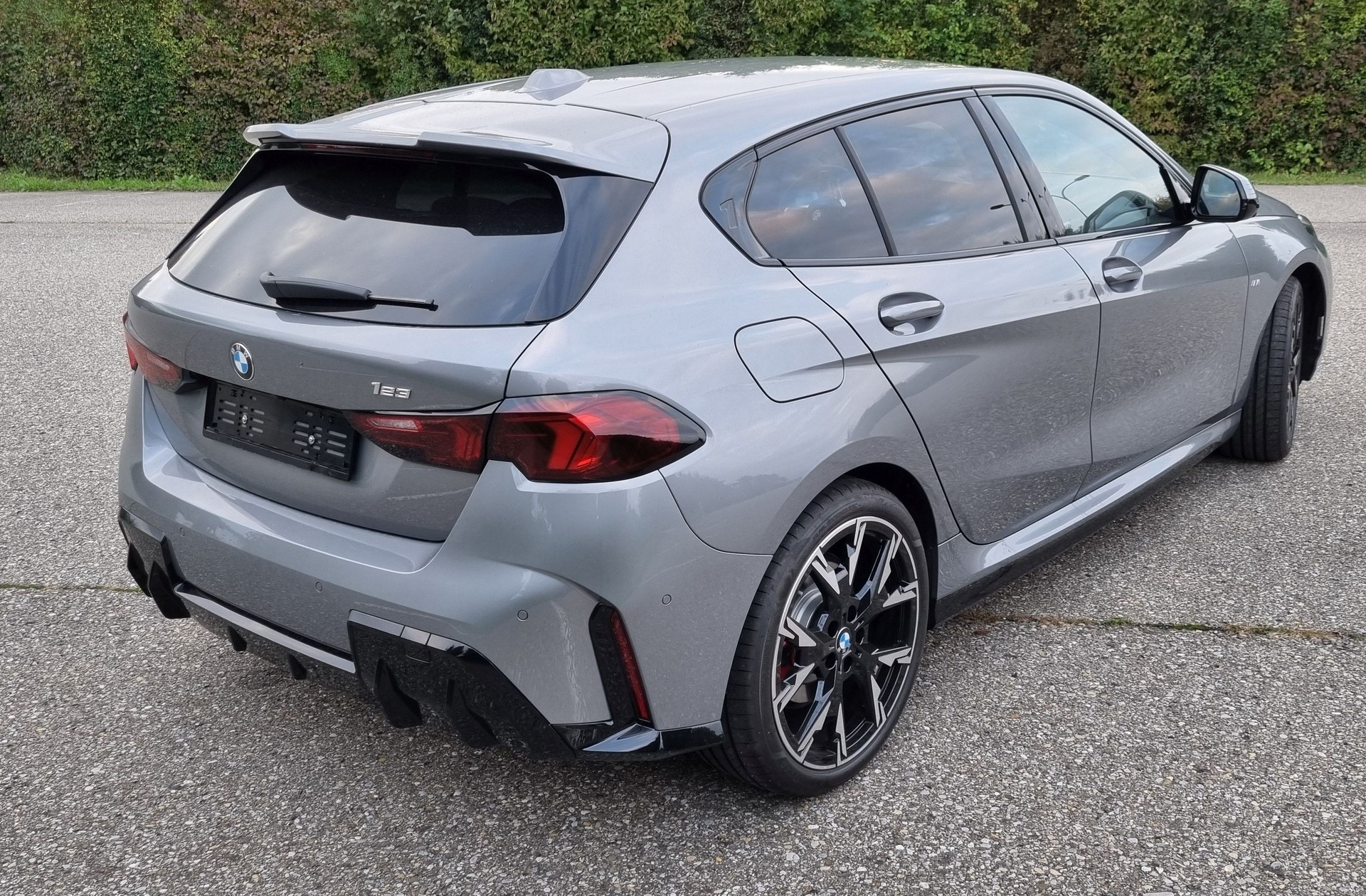 BMW 123 xDrive M Sport Pro Steptronic-image-2
