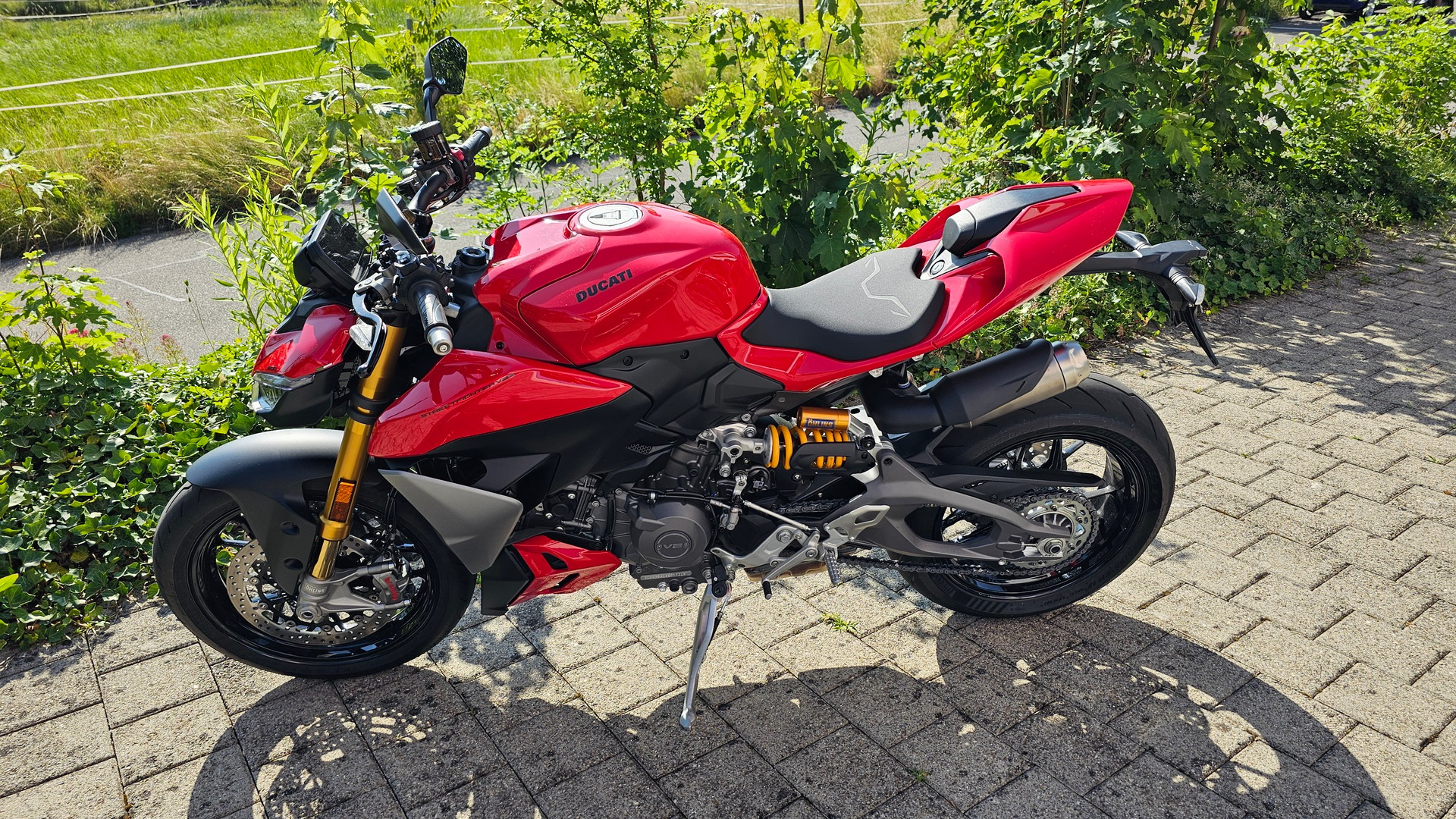 DUCATI V2 S-image-1