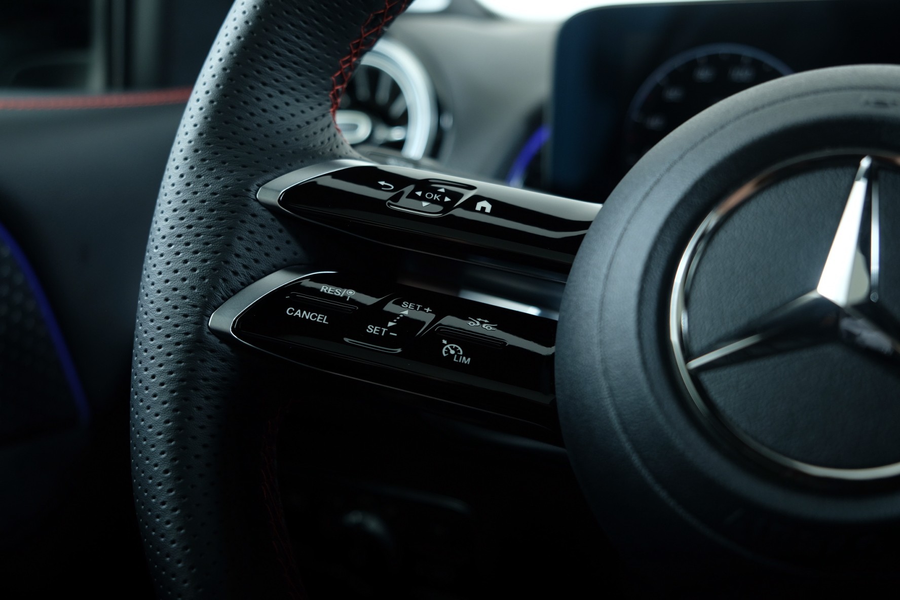 MERCEDES-BENZ GLB 250 4Matic 8G-Tronic-image-12