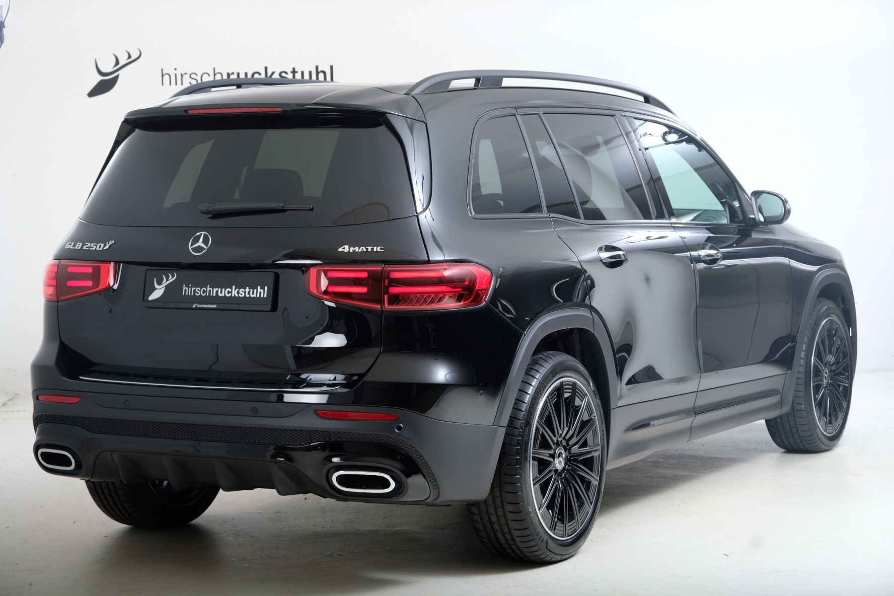 MERCEDES-BENZ GLB 250 4Matic 8G-Tronic-showroom-element-2