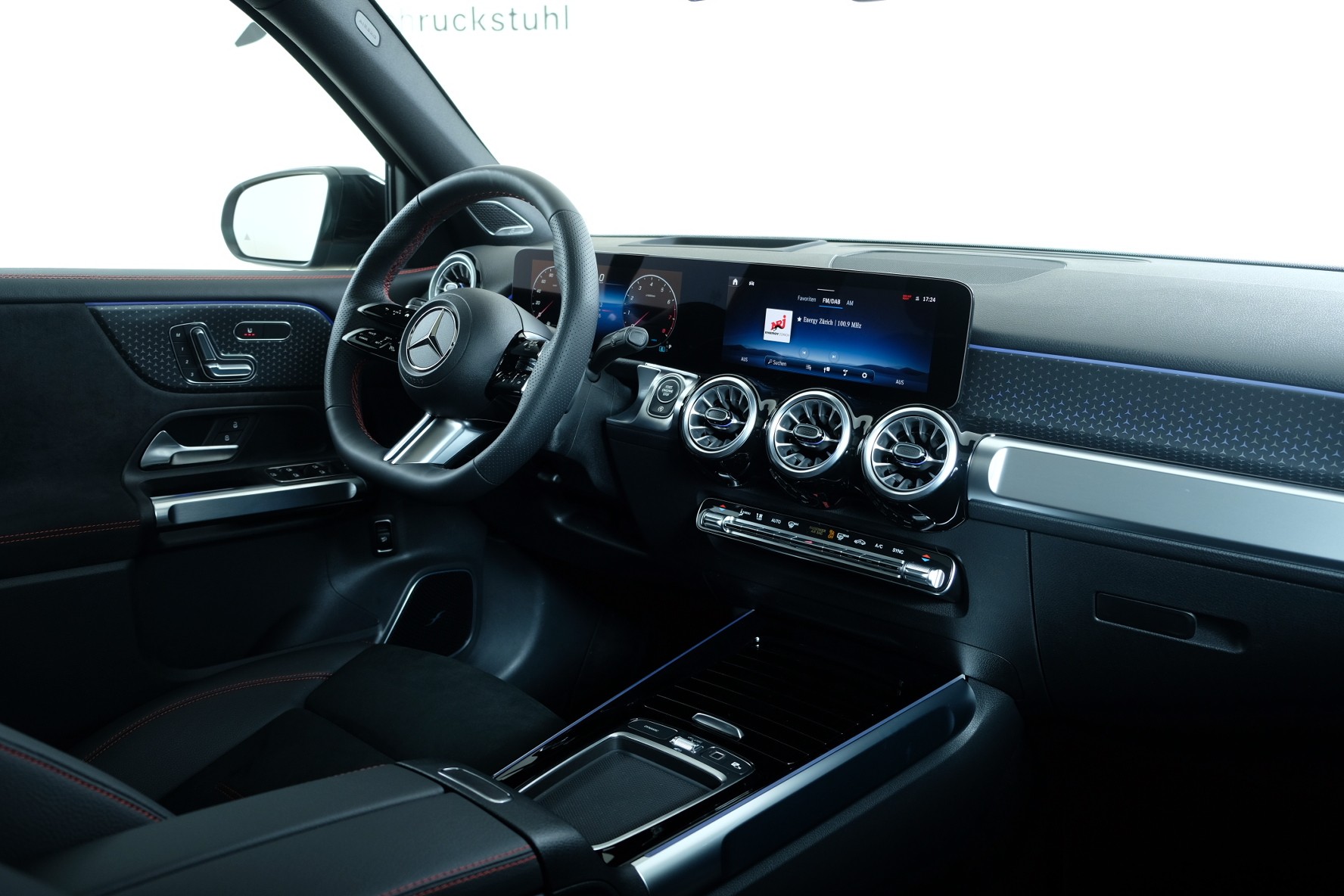 MERCEDES-BENZ GLB 250 4Matic 8G-Tronic-image-10