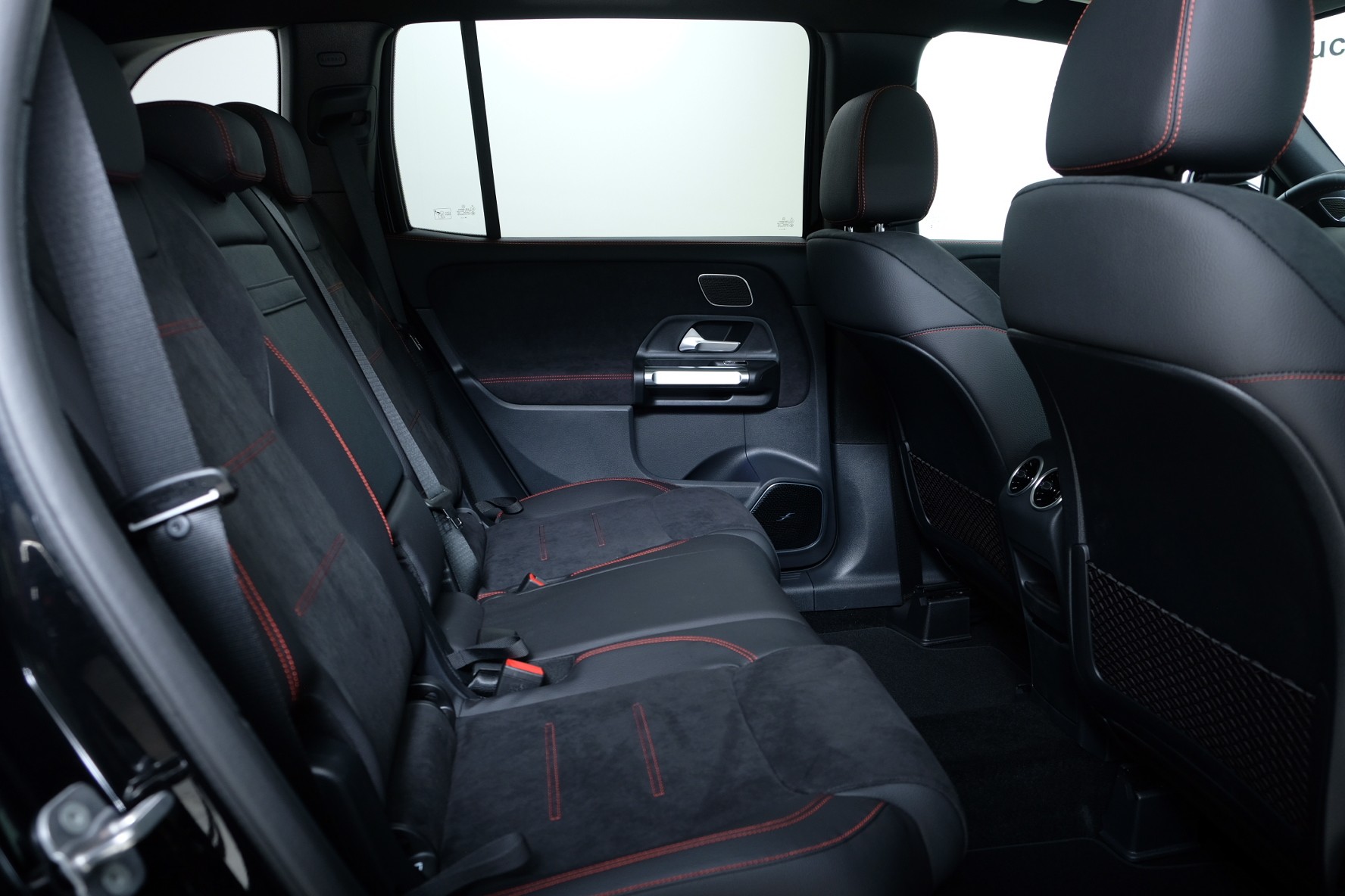 MERCEDES-BENZ GLB 250 4Matic 8G-Tronic-image-7