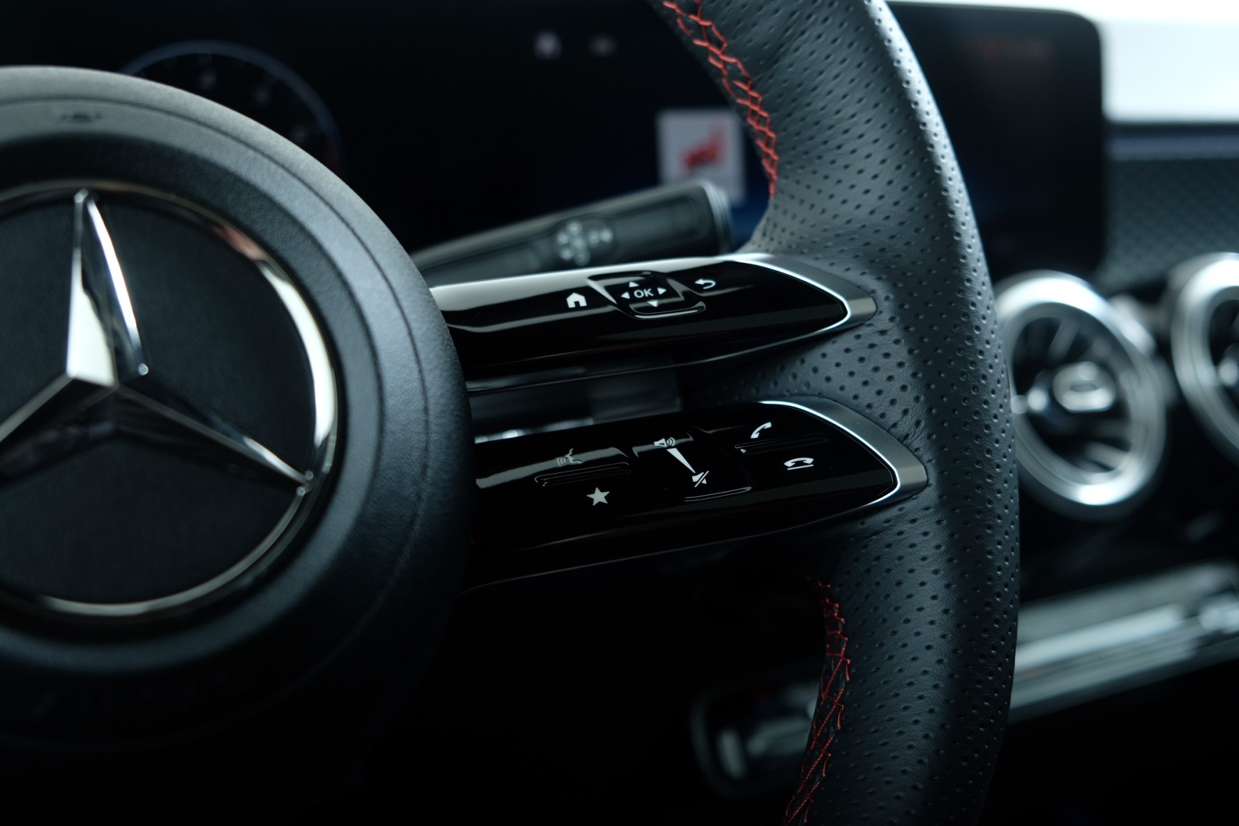MERCEDES-BENZ GLB 250 4Matic 8G-Tronic-image-13