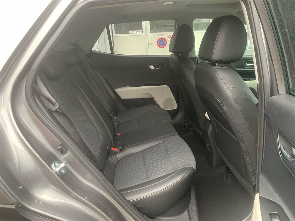 KIA Stonic 1.0 T-GDi MHEV GT-Line-image-7