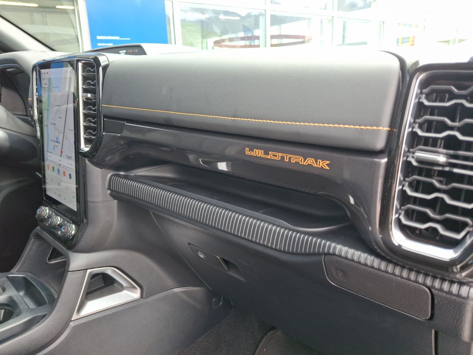 FORD Ranger Wildtrak 2.0 Diesel Eco Blue e-4WD-image-11