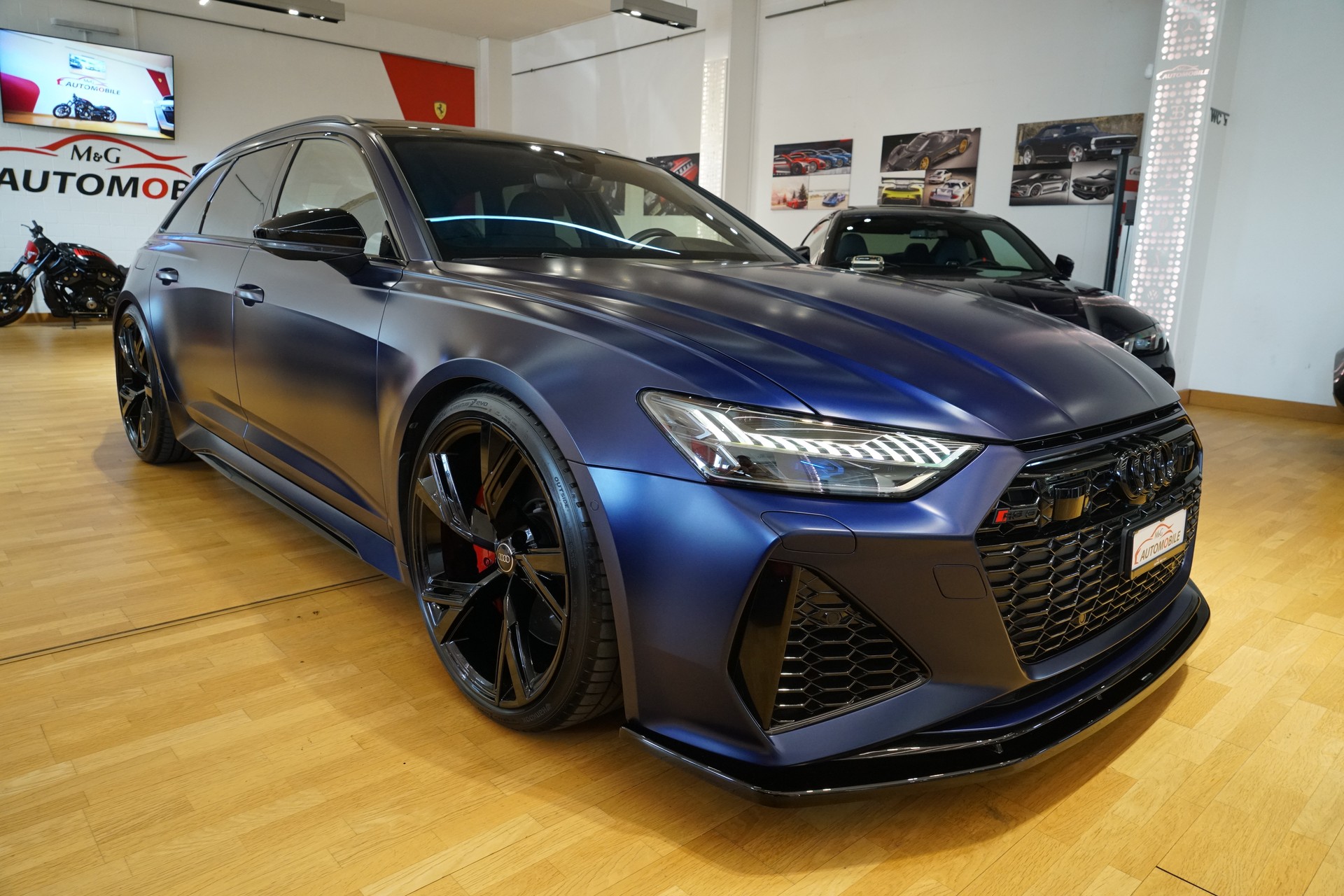 AUDI RS6 Avant 4.0 TFSI V8 quattro Matteffekt Audi exclusive-showroom-element-2