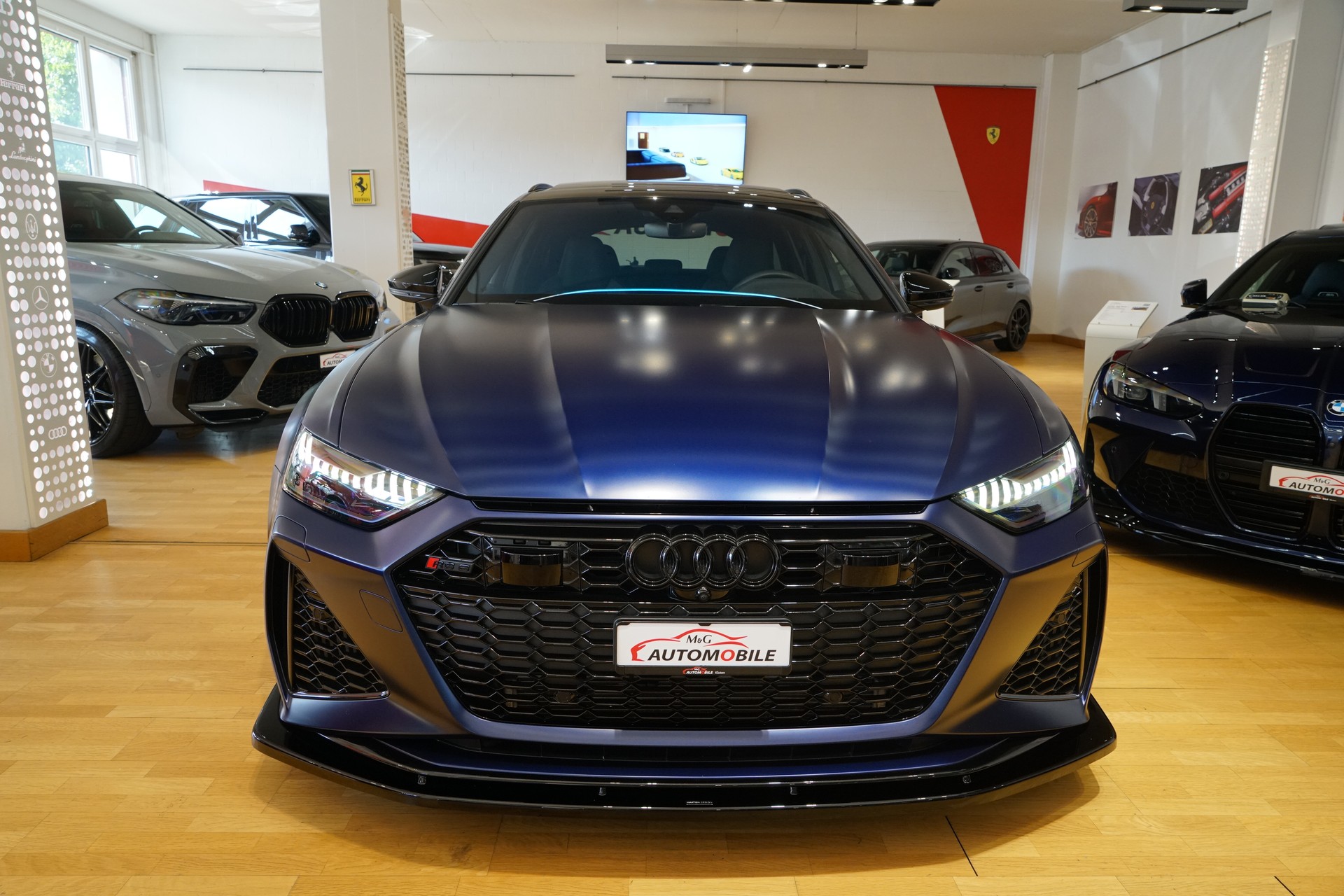 AUDI RS6 Avant 4.0 TFSI V8 quattro Matteffekt Audi exclusive-showroom-element-1