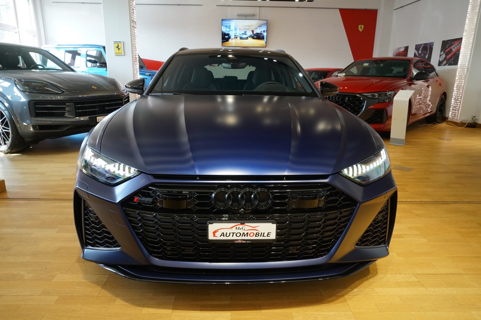 AUDI RS6 Avant 4.0 TFSI V8 quattro Matteffekt Audi exclusive-showroom-element-1